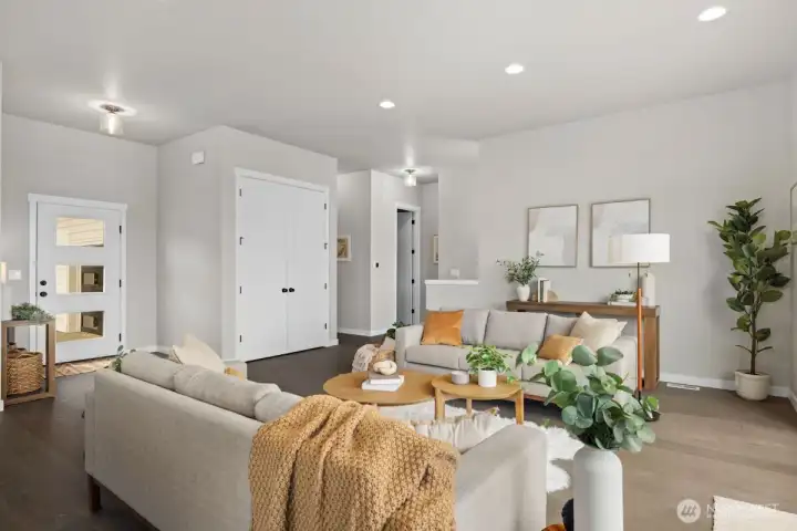 Photographs are for illustrative purposes only. Features, finishes, interior/exterior colors, landscaping and floorplan shown may vary from actual homes built