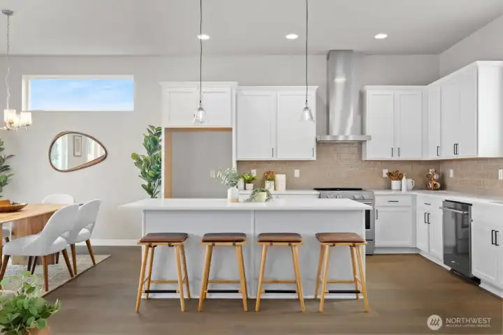 Photographs are for illustrative purposes only. Features, finishes, interior/exterior colors, landscaping and floorplan shown may vary from actual homes built