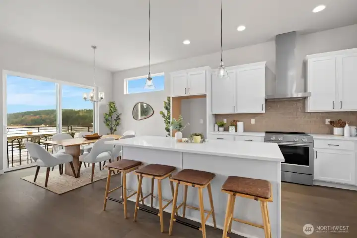 Photographs are for illustrative purposes only. Features, finishes, interior/exterior colors, landscaping and floorplan shown may vary from actual homes built