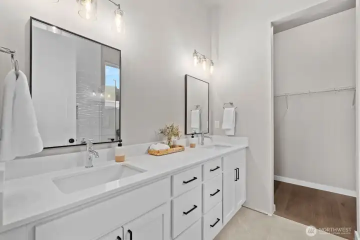 Photographs are for illustrative purposes only. Features, finishes, interior/exterior colors, landscaping and floorplan shown may vary from actual homes built