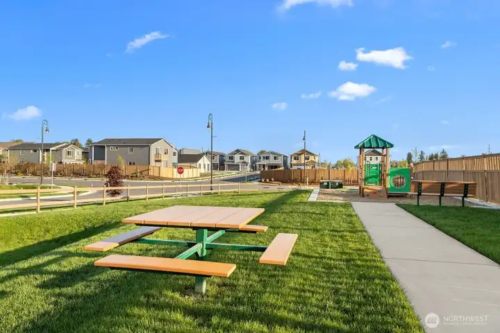 Community Park   Photographs are for illustrative purposes only. Features, finishes, interior/exterior colors, landscaping an shown may vary