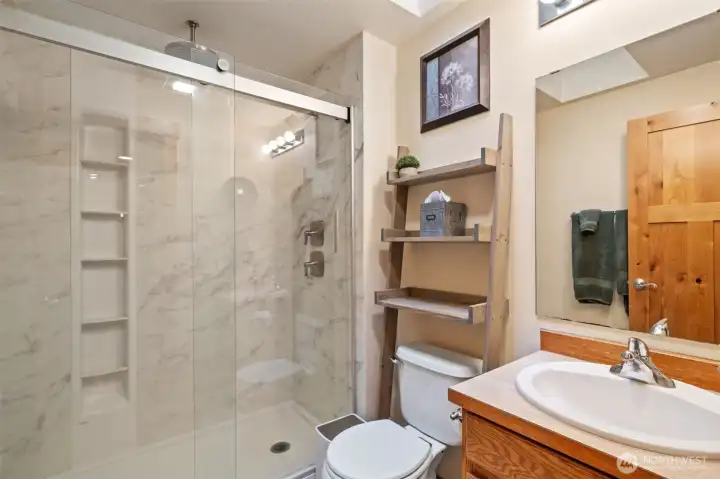 Updated shower in 3/4 bathroom.