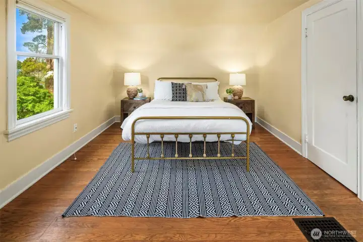 Second upstairs bedroom.
