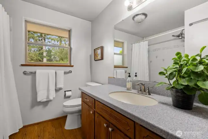 Full bathroom on main level
