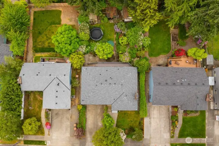 Brand new roof and meticulous yards