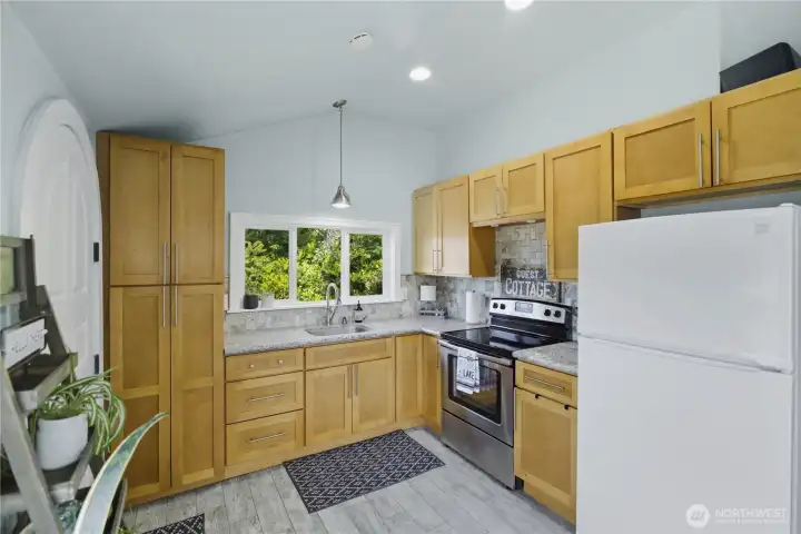 Full kitchen in cottage