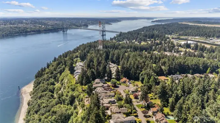 Proximity to bridge and Narrows