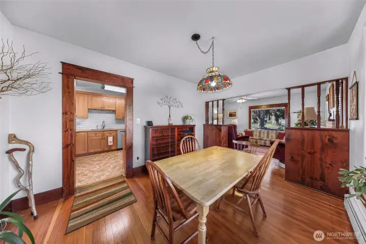 Dining room is right off the kitchen...easy to entertain Dining room is right off the kitchen...easy to entertain