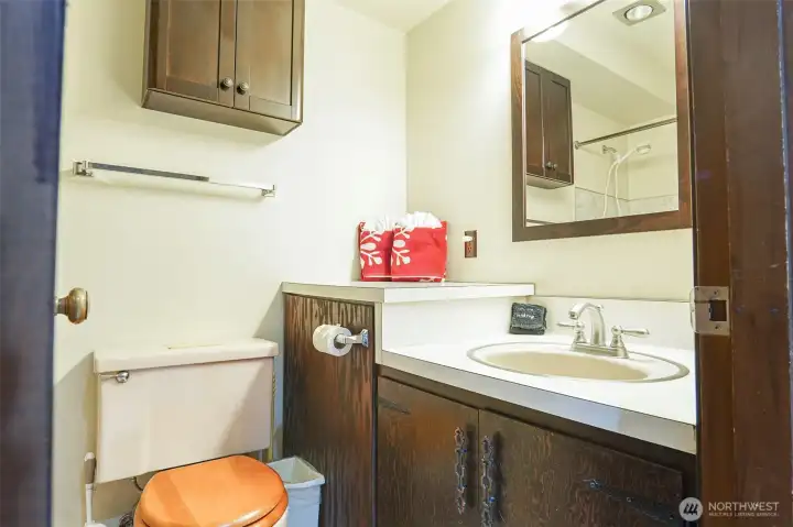 Full bathroom Full bathroom
