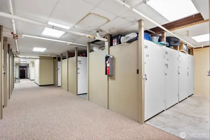 Storage lockers Storage lockers