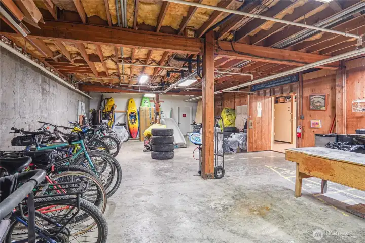Community storage & shop space (wax your skis, maintain your bike, store your kayaks or snow tires) Community storage & shop space (wax your skis, maintain your bike, store your kayaks or snow tires)