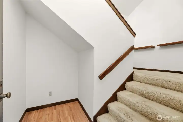 Entryway with a nook