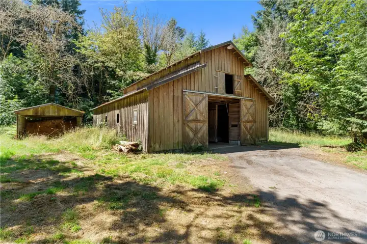 32' x 42' barn formerly used for raising quarter horses this may be your perfect farmstead or hobby farm.