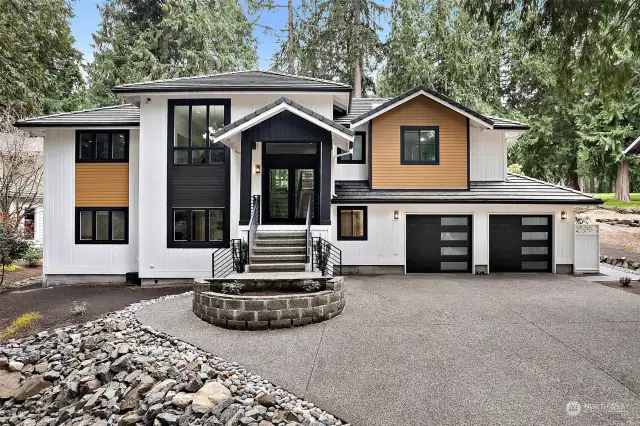Stunning modern golf course home. Complete exterior cosmetic remodel in 2021
