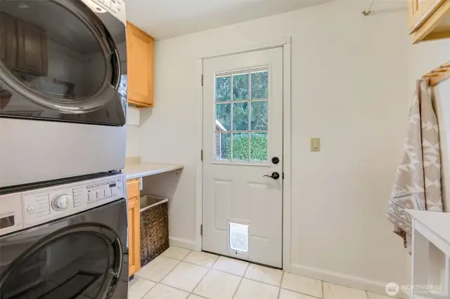 Laundry Room w door to back yard