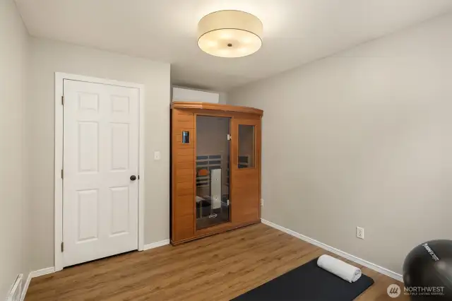 The third bedroom, or optional flex space, includes a three-person infrared jacuzzi sauna—your own private spa in one room.