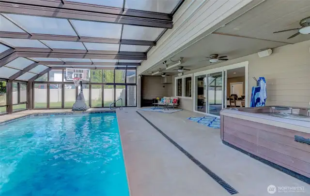 Heated indoor/outdoor living at its best!