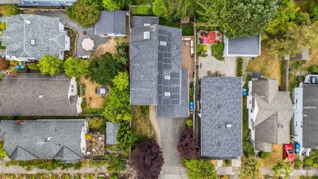 Fantastic Phinney Ridge location!
