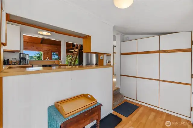 lots of storage in mud room area