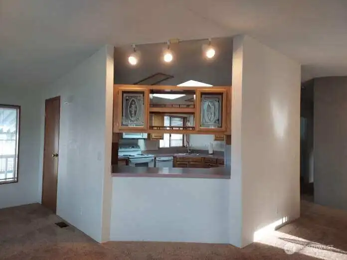 Passthru to the kitchen.