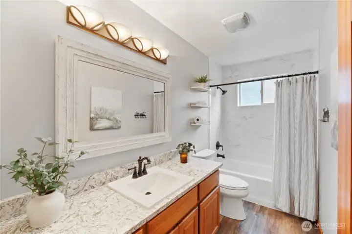 Updated full guest bathroom!