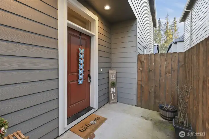 Private entrance to the front entrance.