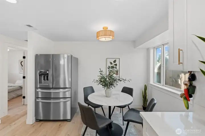 Kitchen & Eating area