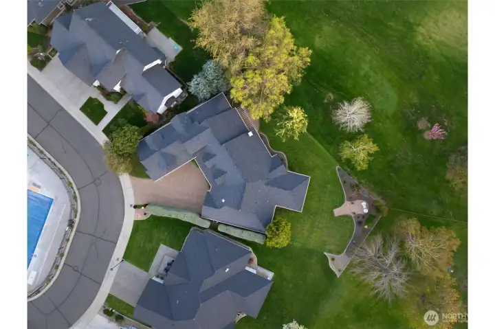 11,896 sq' lot.