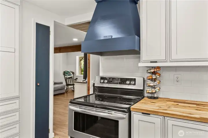 Kitchen is easily accesible from front living room too