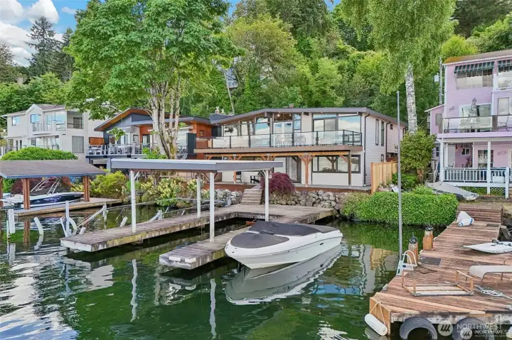 Newly renovated mid-century Riviera house on the western shore of Lake Washington. Newly renovated mid-century Riviera house on the western shore of Lake Washington.