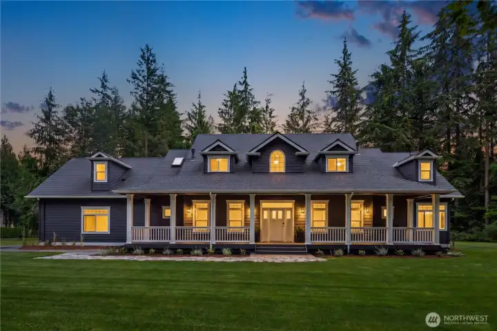 Move-in ready Woodinville home in the award-winning Northshore School District.