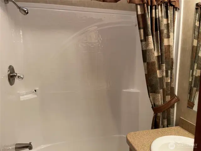Full size bath
