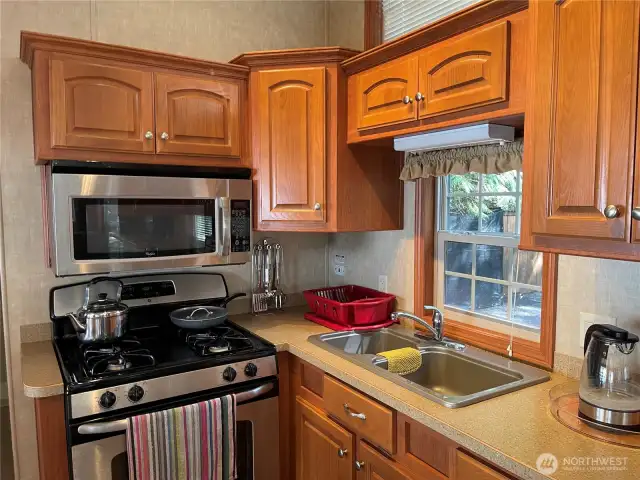 Nice full size appliances