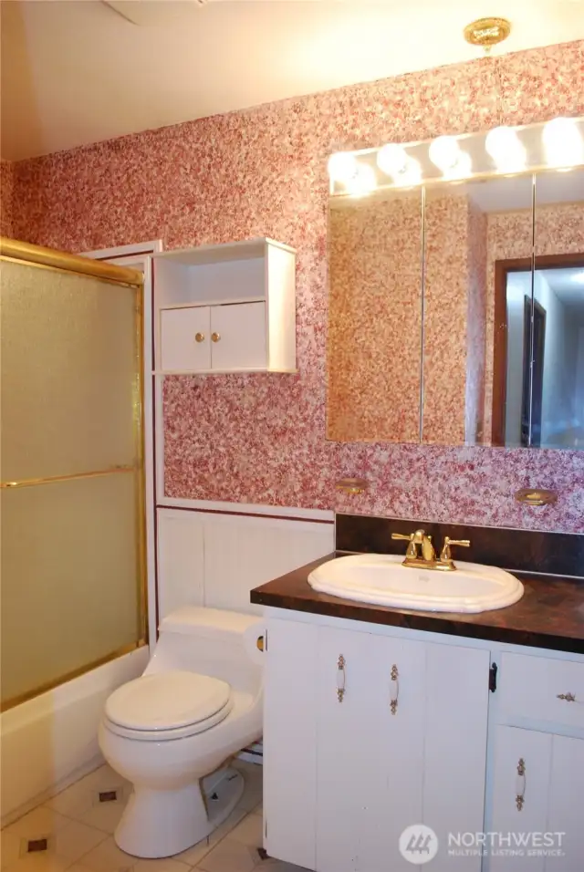 Main bathroom at the end of the hall upstairs with all the bedrooms.