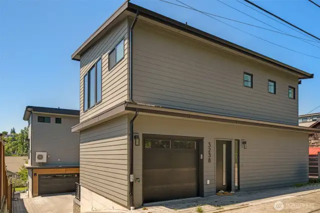 Photo of the 3rd unit at this location.   Enter driveway from Alley to 3240B.