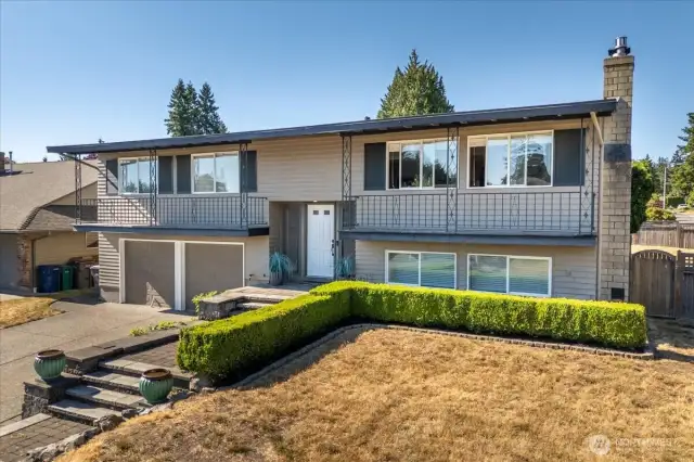 Come explore this entertainer's dream home in Kingsgate.