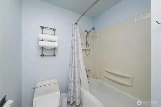 Upstairs full bath,