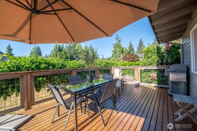 Gather in privacy, BBQ in privacy, live in privacy. BBQ is plumbed to Natural Gas