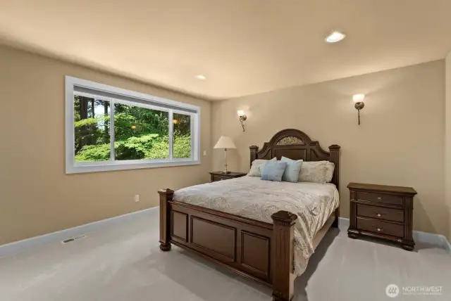 Primary Suite HUGE Space