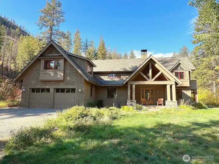 Luxury living meets year-round adventure in the heart of Mazama’s premier Wilson Ranch community.