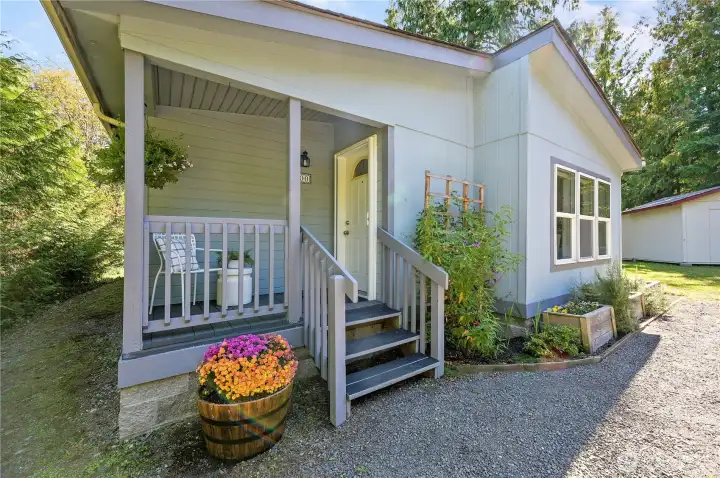 Covered Front porch/door