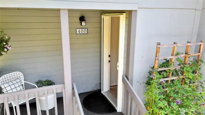 Covered Front porch/door