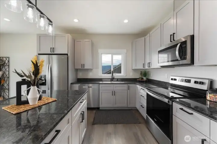 Lovely kitchen with everything you need.