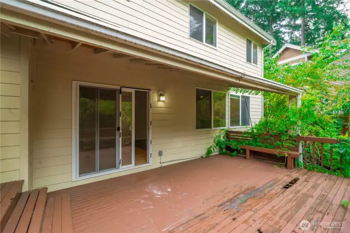 Use caution....the outside deck needs to be rebuilt.