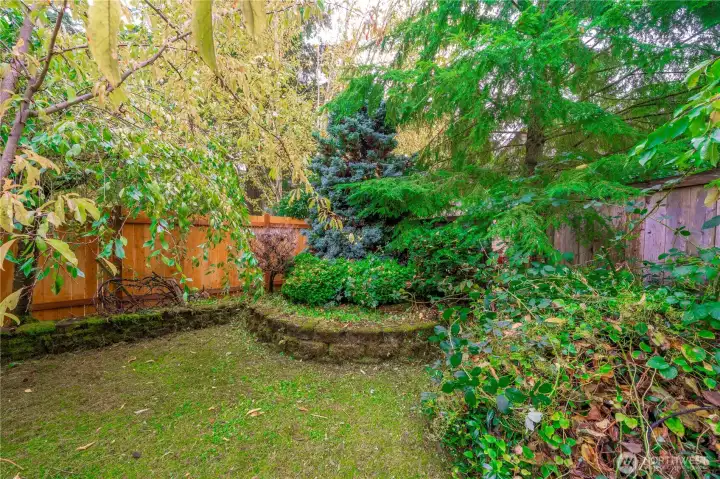 Lovely hardscape areas. Come ready to refresh the outdoor landscape.