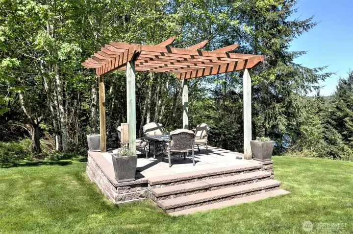 What a great place to relax and have a glass of wine and visit with friends, or just read a book.