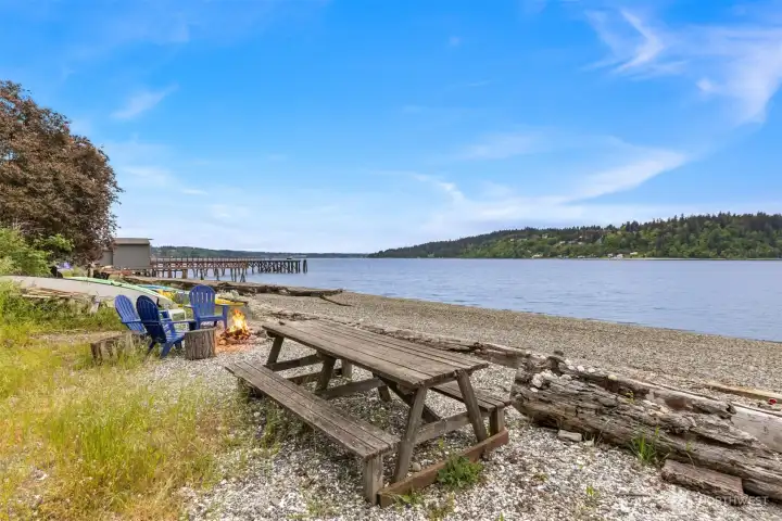20' of shared, deeded beach.