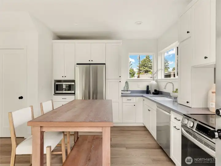 Photo of staged home, same floor plan! Photo of staged home, same floor plan!