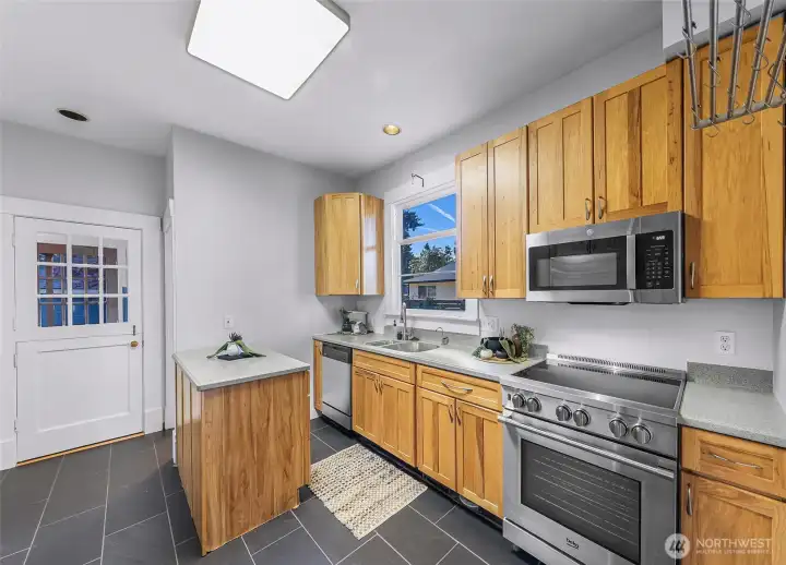 Lots of top and bottom cabinets for all of your kitchen gadgets
