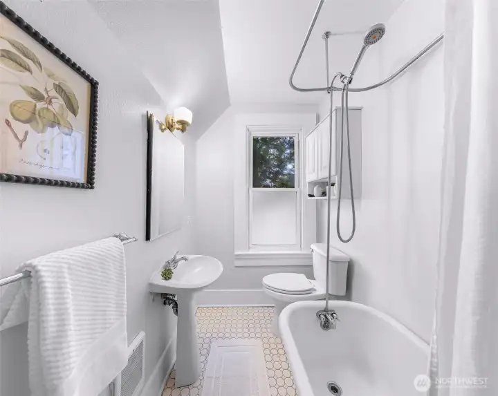 Full bathroom with charm!